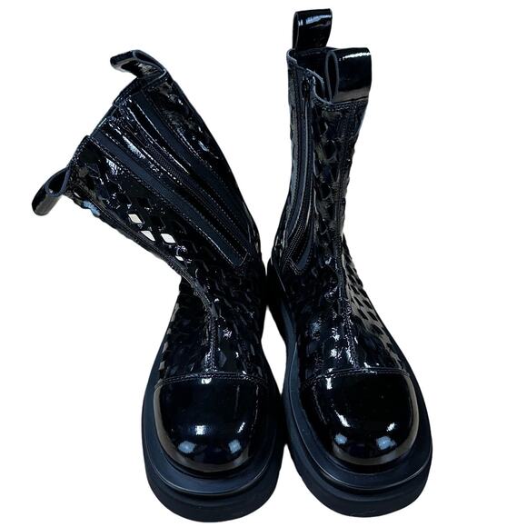 Jeffrey Campbell NWOB Tanked Perforated Chelsea Boot Black Sz 6.5 Patent Leather - Picture 4 of 9